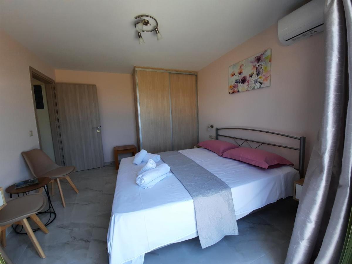 Freesia Grand Sea View Residence Svoronata Luaran gambar