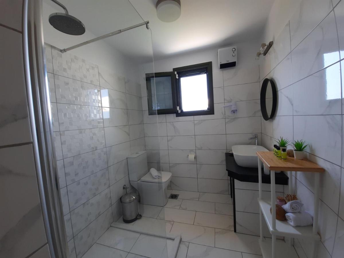 Freesia Grand Sea View Residence Svoronata Luaran gambar