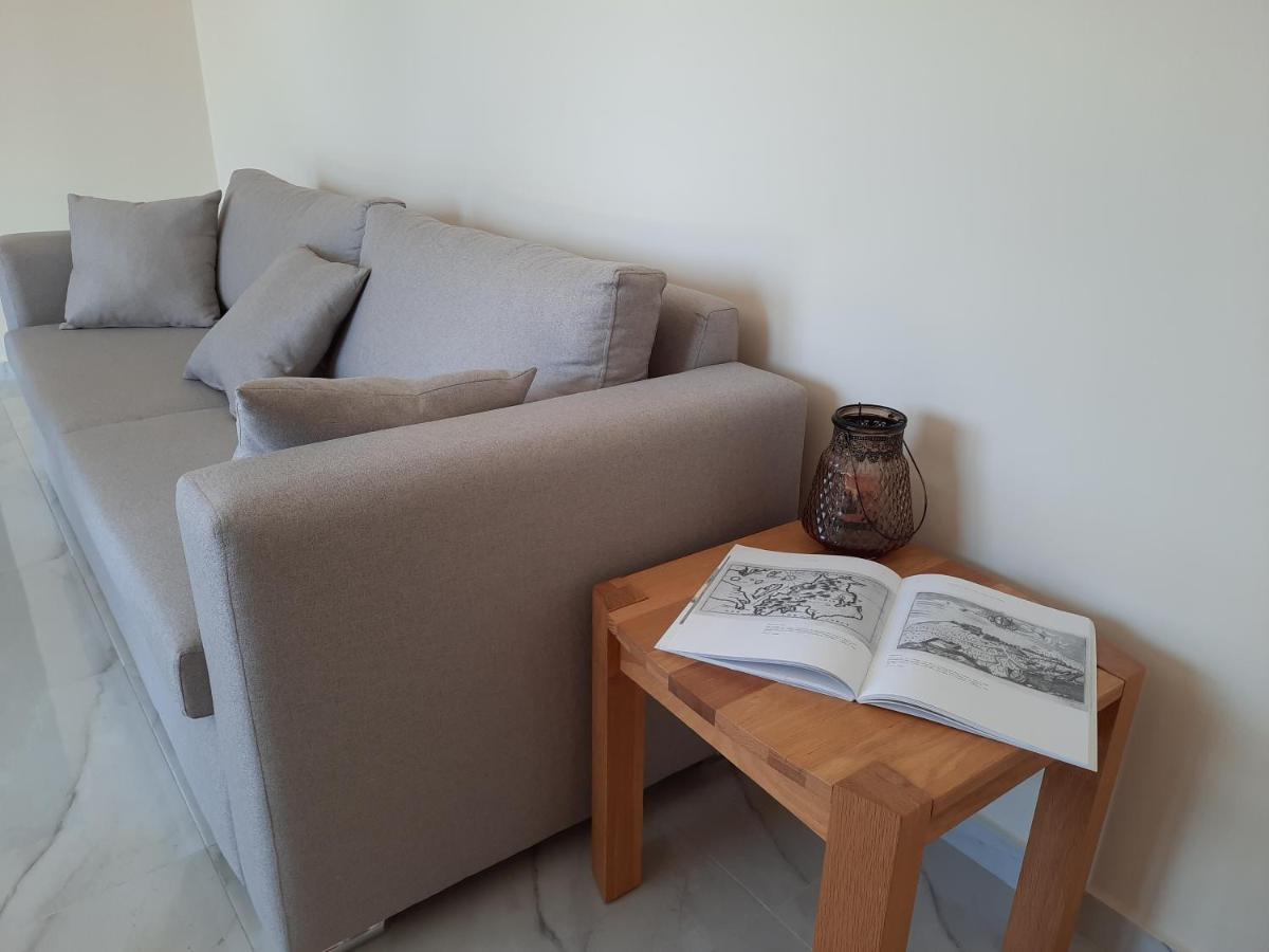 Freesia Grand Sea View Residence Svoronata Luaran gambar