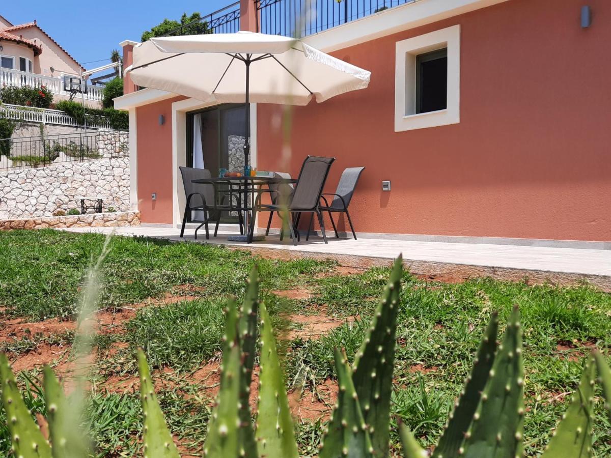 Freesia Grand Sea View Residence Svoronata Luaran gambar