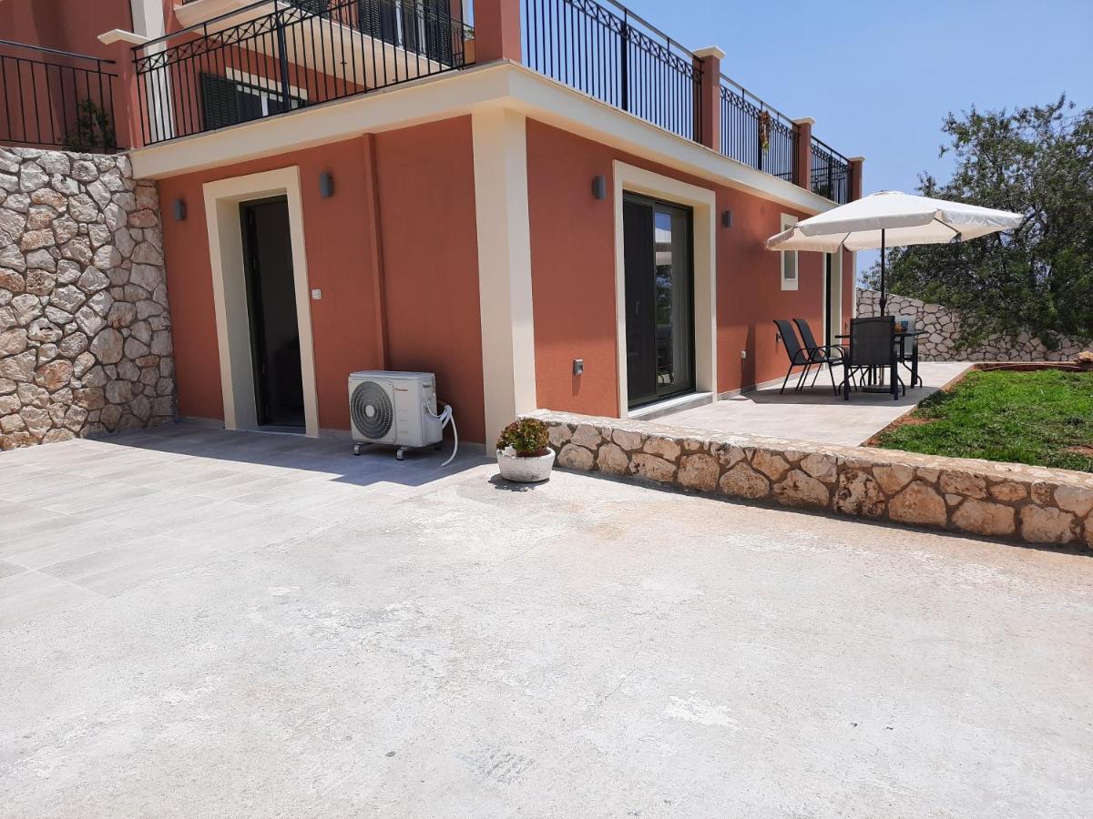 Freesia Grand Sea View Residence Svoronata Luaran gambar