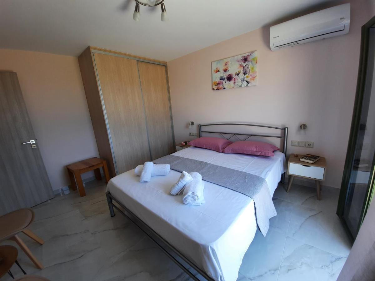 Freesia Grand Sea View Residence Svoronata Luaran gambar