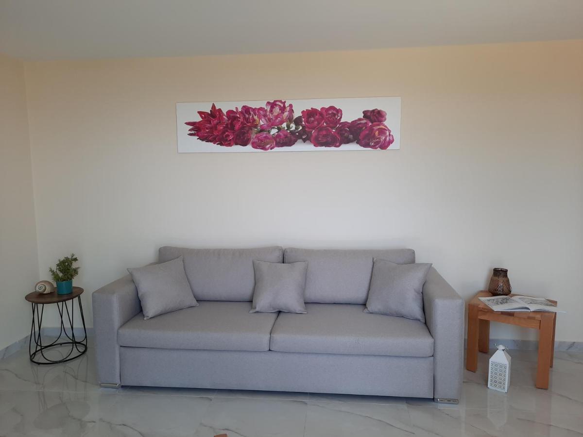 Freesia Grand Sea View Residence Svoronata Luaran gambar
