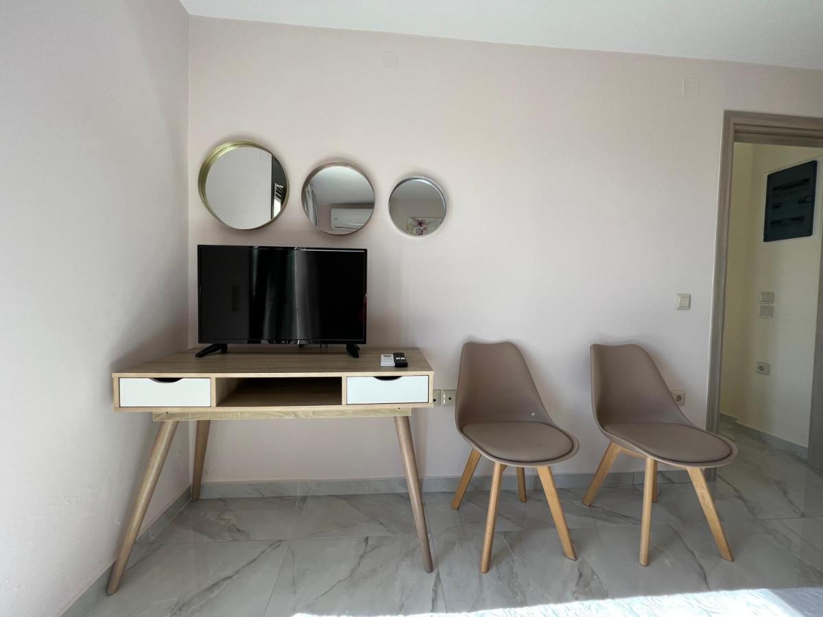 Freesia Grand Sea View Residence Svoronata Luaran gambar